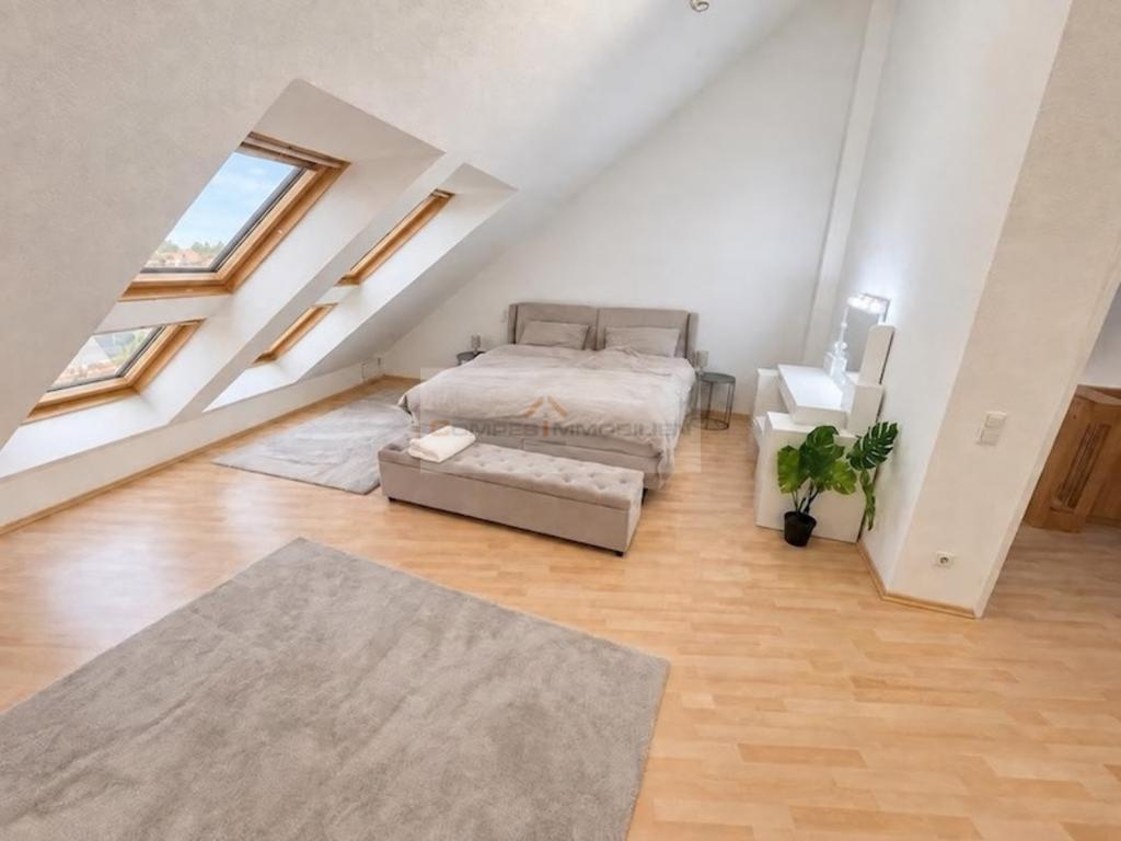 Maisonette-Wohnung im Zweifamilienhaus – 3 Zimmer, zwei Bäder und Sonnenterrasse - Photo 2