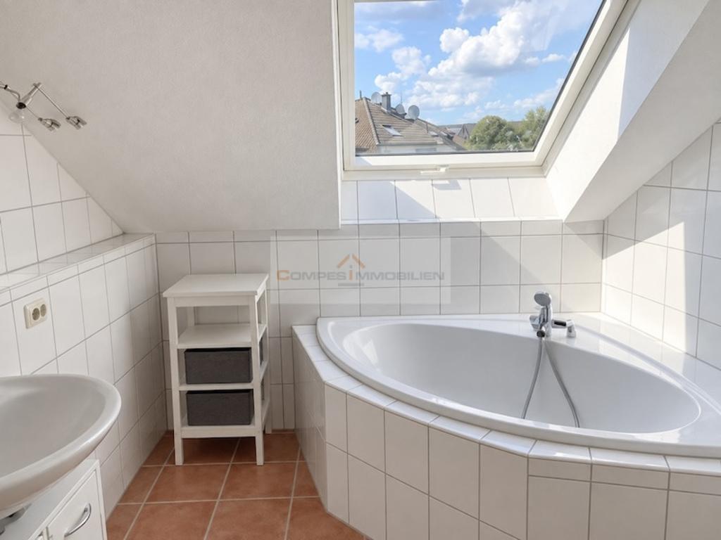 Maisonette-Wohnung im Zweifamilienhaus – 3 Zimmer, zwei Bäder und Sonnenterrasse - Photo 4
