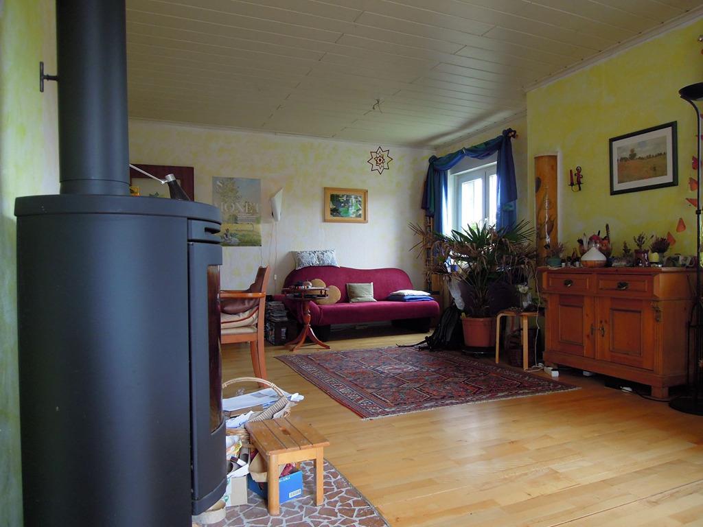 wohnzimmer mit kaminofen.JPG
