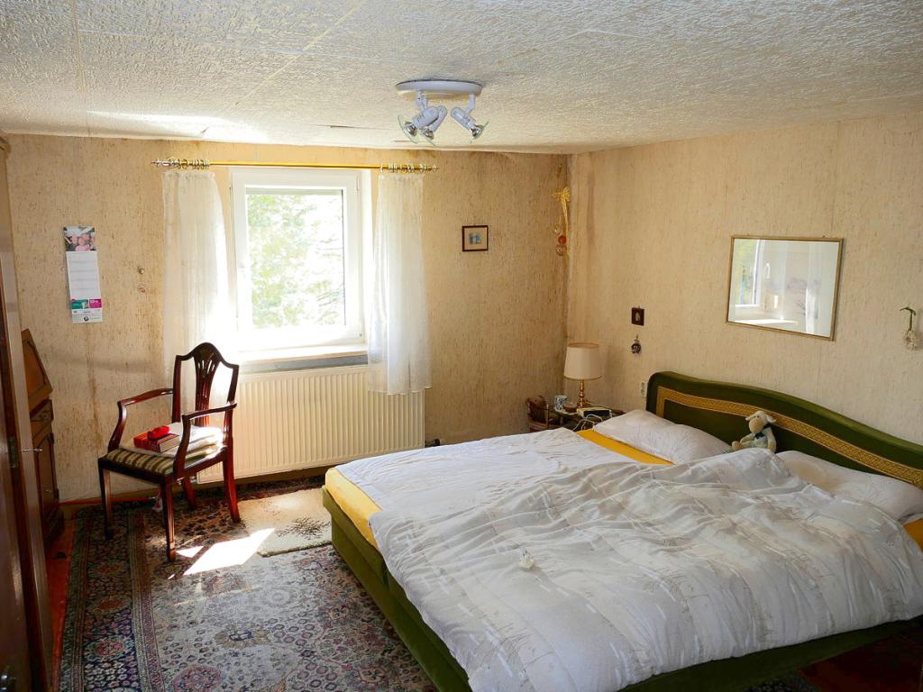 Schlafzimmer DG