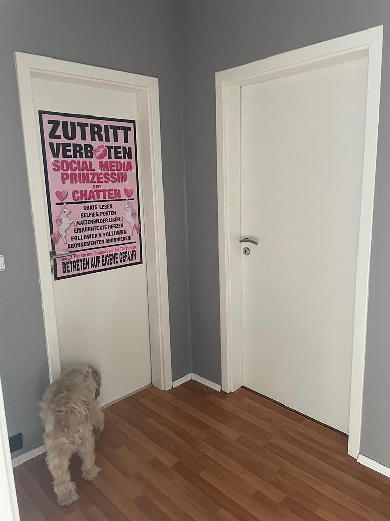 Flur zu den Schlafräumen.jpg