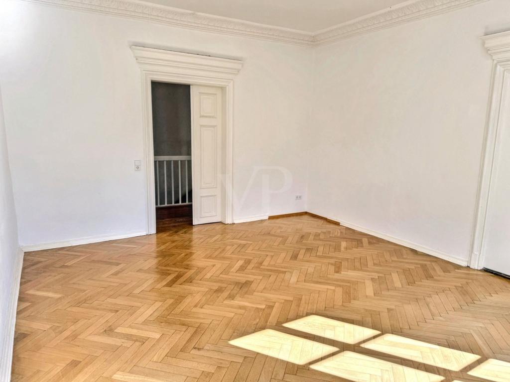 Zimmer WHG 106qm OG 