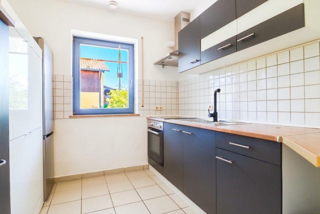 Helle 2-Zimmer-Wohnung mit Terrasse und großzügigem Grundriss - Photo 3