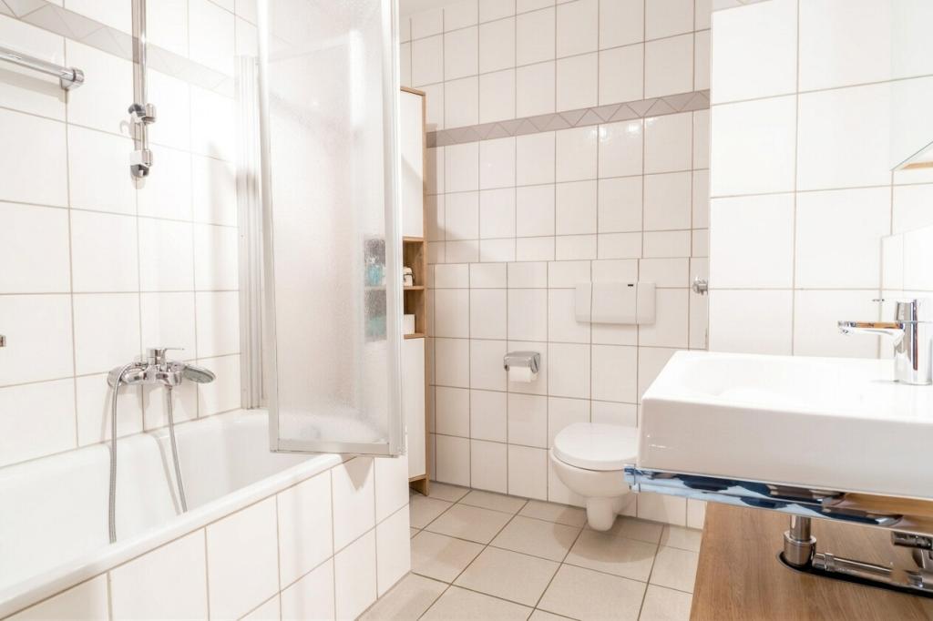 Helle 2-Zimmer-Wohnung mit Terrasse und großzügigem Grundriss - Photo 4