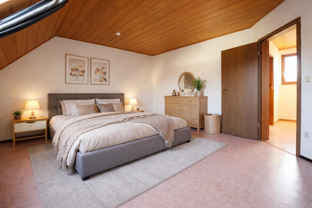 Helle Dachwohnung mit Tageslichtbad und Einbauküche - Photo 4