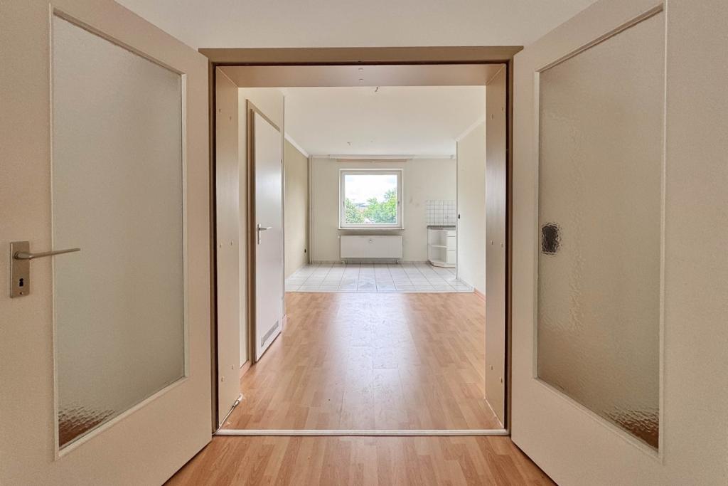 Blick v. Wohnzimmer in Essbereich