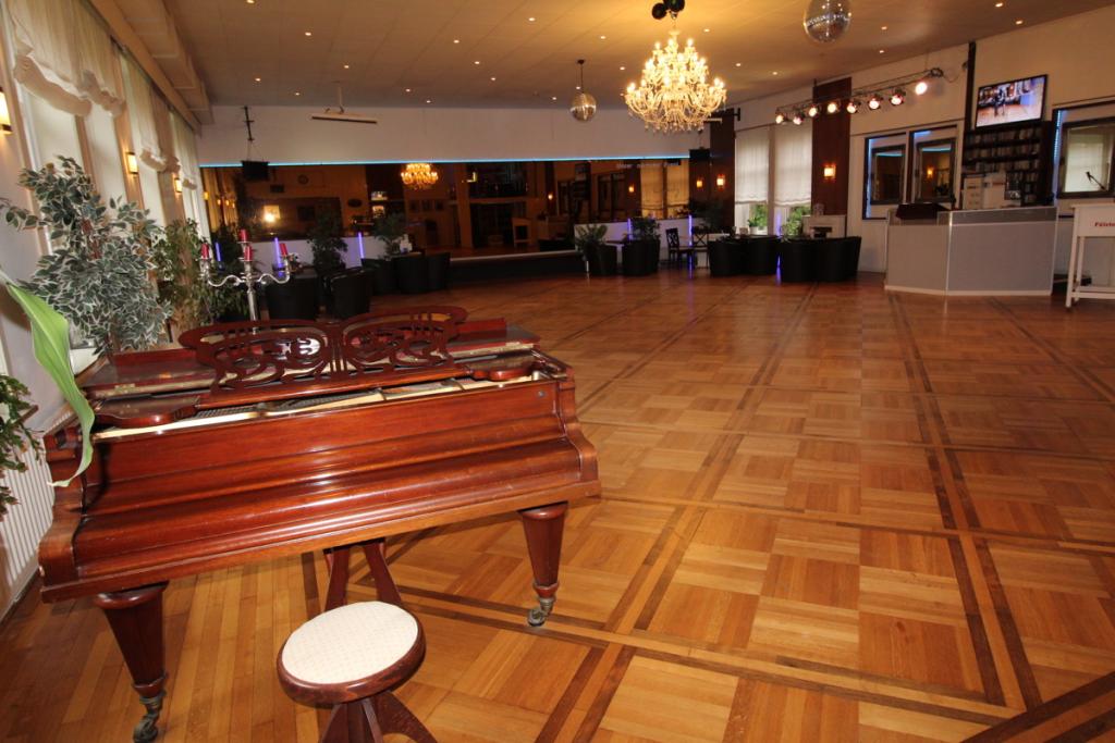 9 - großzügige Gewerbefläche