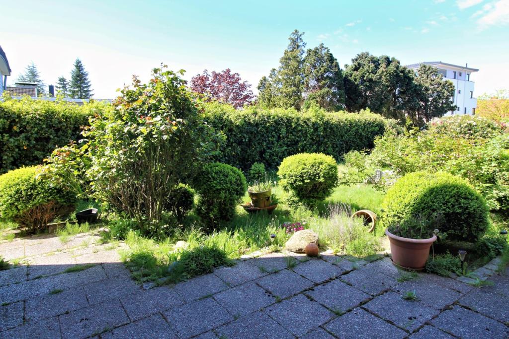 4 - Terrasse mit Garten