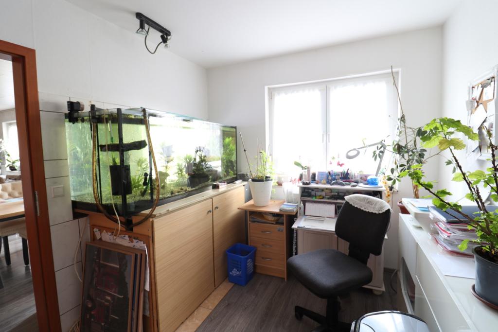 Büro EG