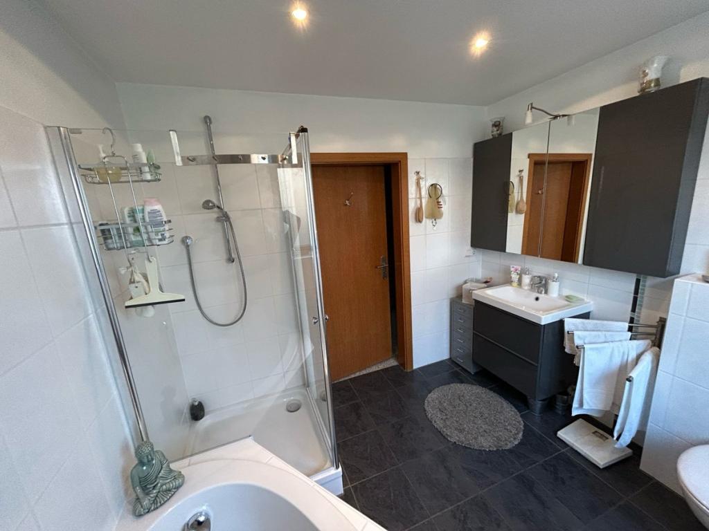 Badezimmer EG 2