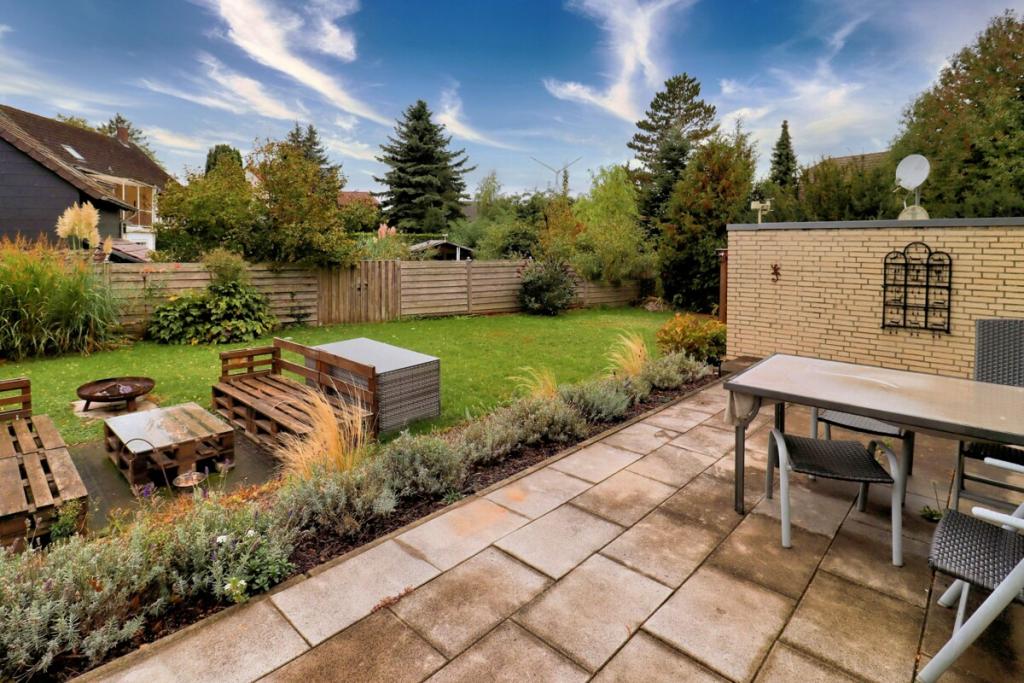 Terrasse mit Garten