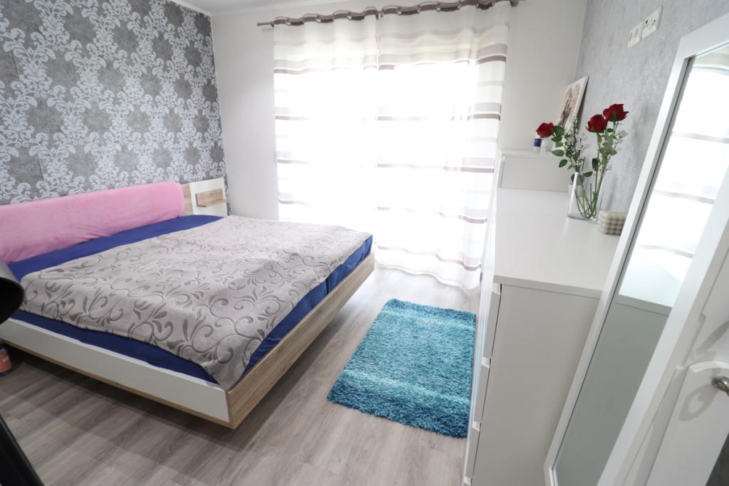 Schlafzimmer 1 mit Zugang Balkon 1.OG