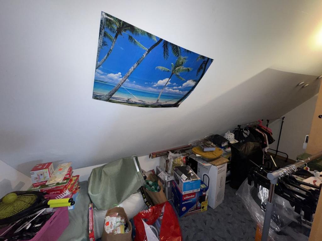 Dachboden Abstell an Zimmer
