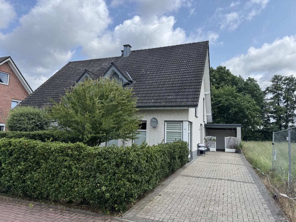 Straßenansicht