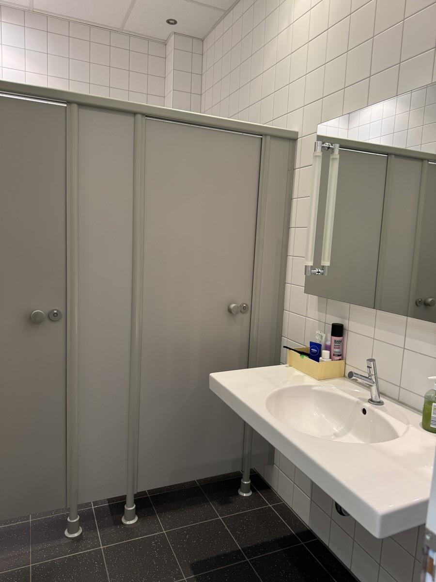 cddd32f5-a7fa-439c-a555-c13dda3a4fda.jpg
