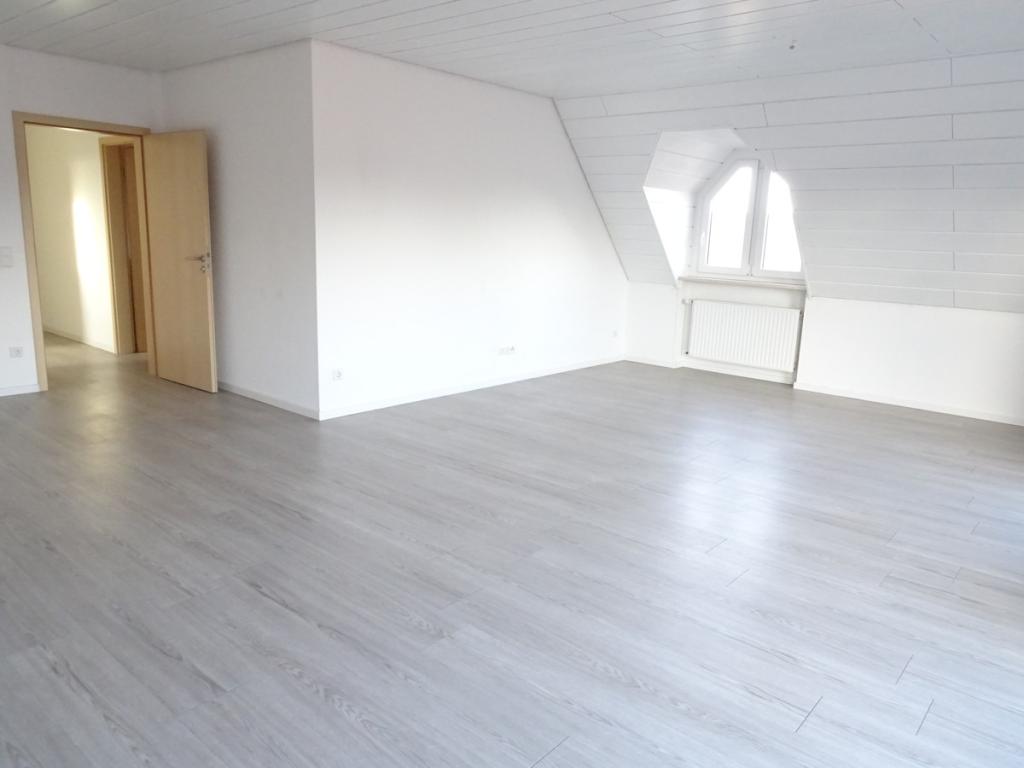 3-Zimmer-Wohnung im Volksbank-Gebäude zu vermieten! - Foto 5