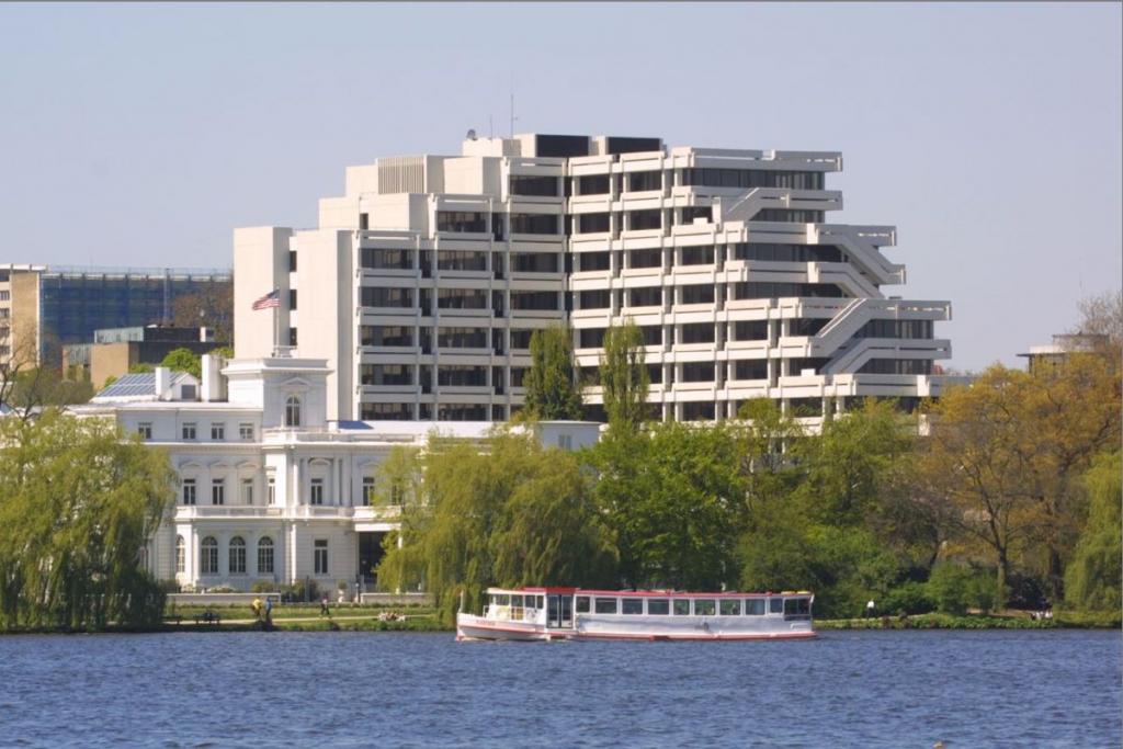 Repräsentatives Bürogebäude direkt an der Alster