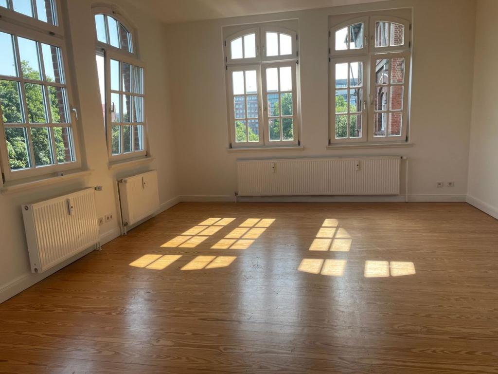 Hohe Lichteinstrahlung durch großzügige Fenster