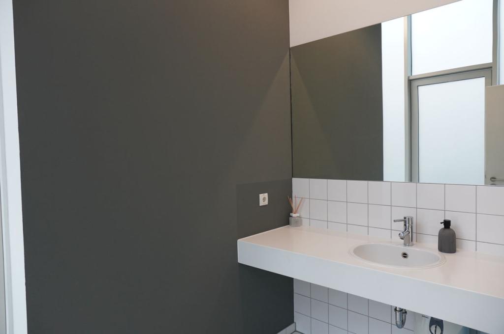 Modern gestaltete Sanitäranlagen 