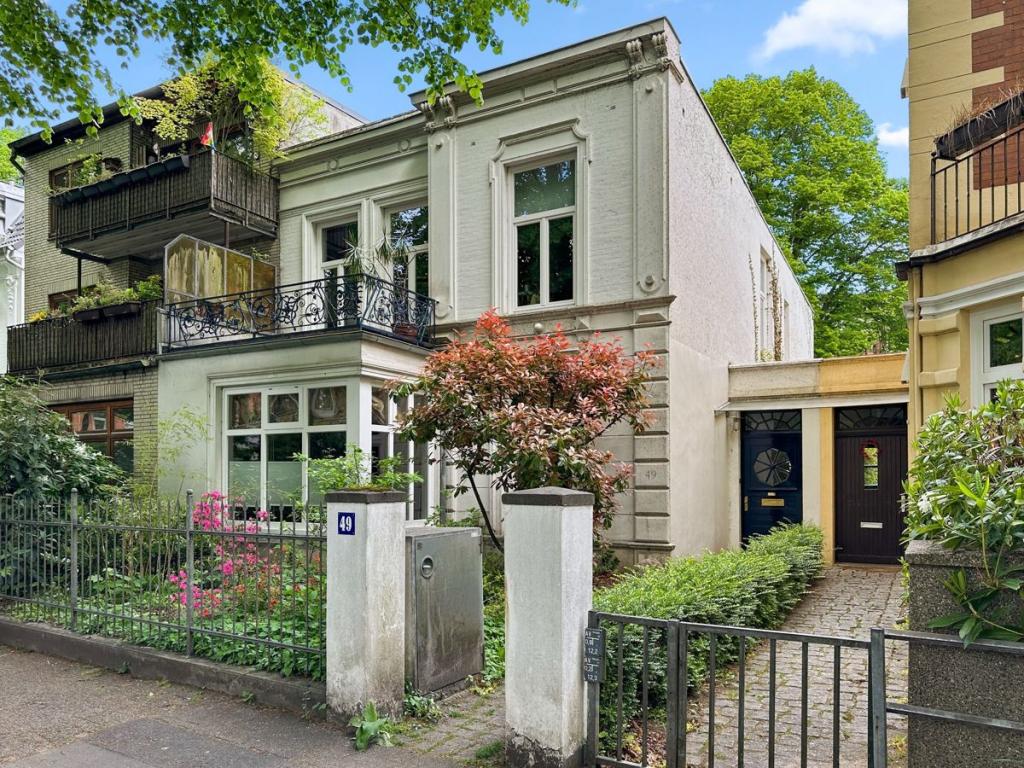 Stadthaus in ruhiger Nebenstraße 