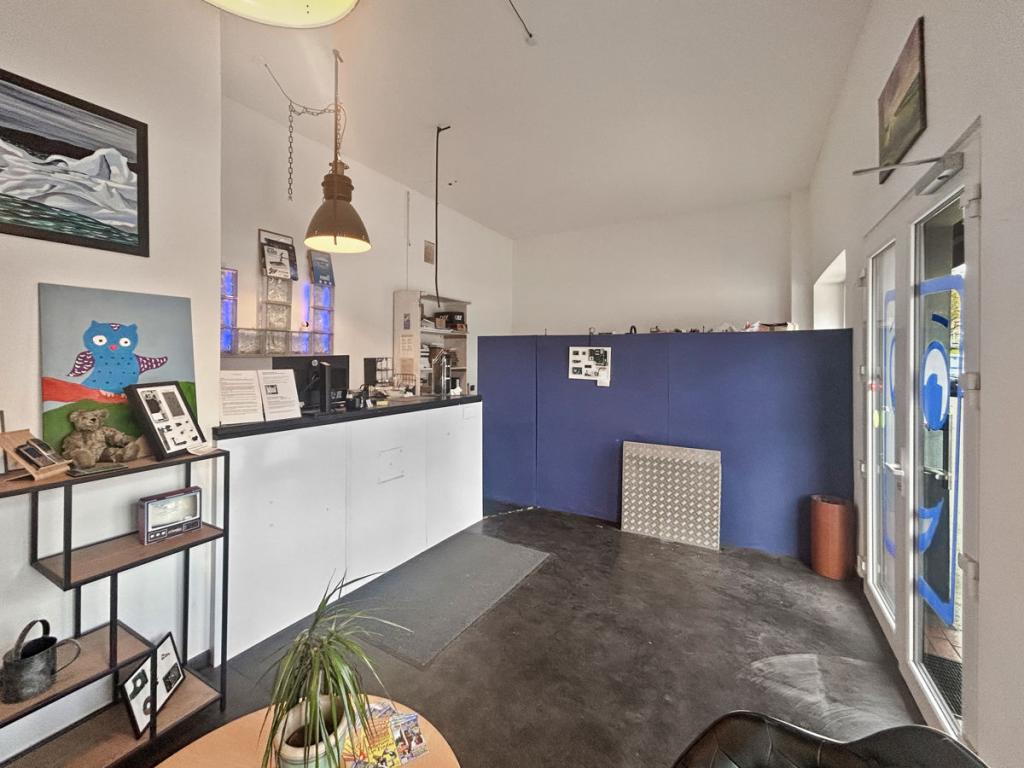 Praktisch geschnittene Ladenfläche, vielseitig nutzbar