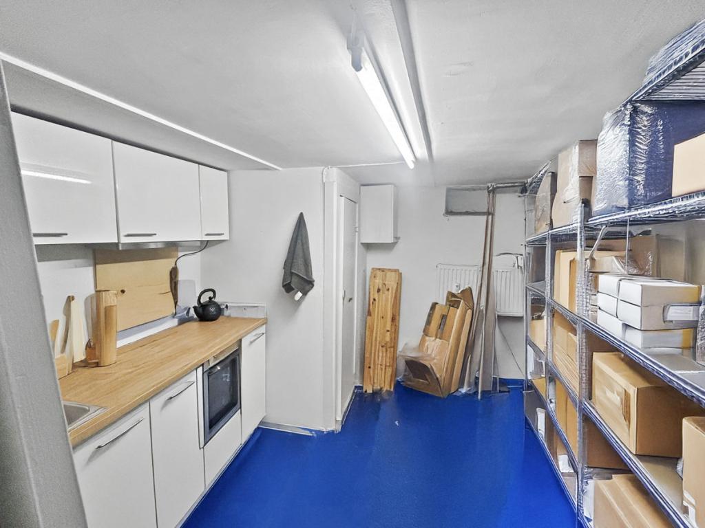 Praktische Pantryküche für Mitarbeiter 