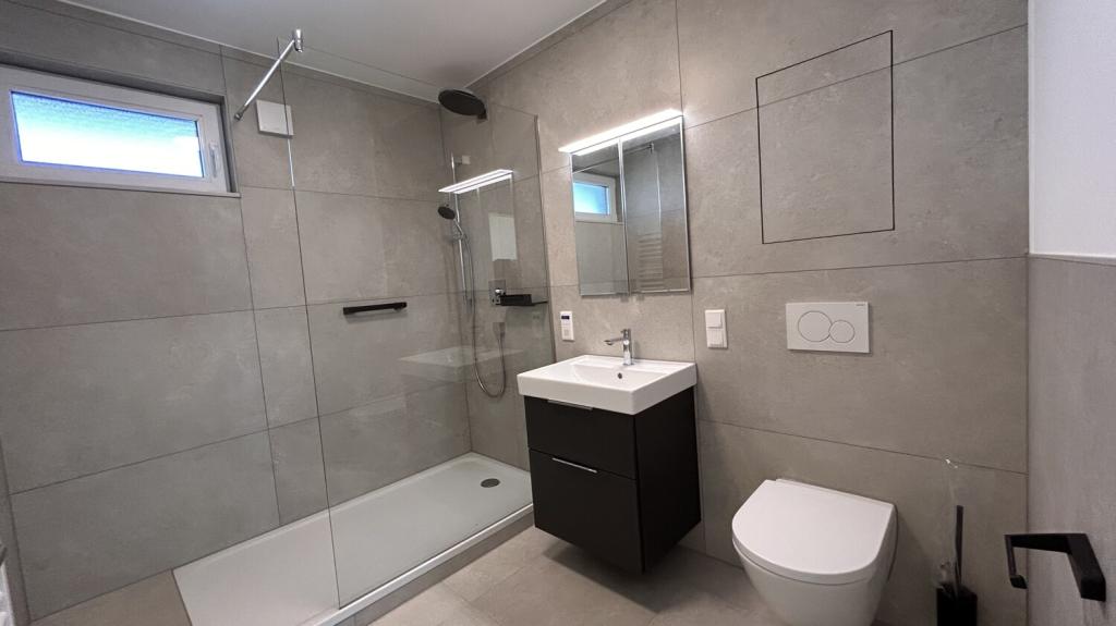 Schöne 4 Zimmerwohnung mit großer Terrasse und tollem Blick in Fürth! - Photo 5