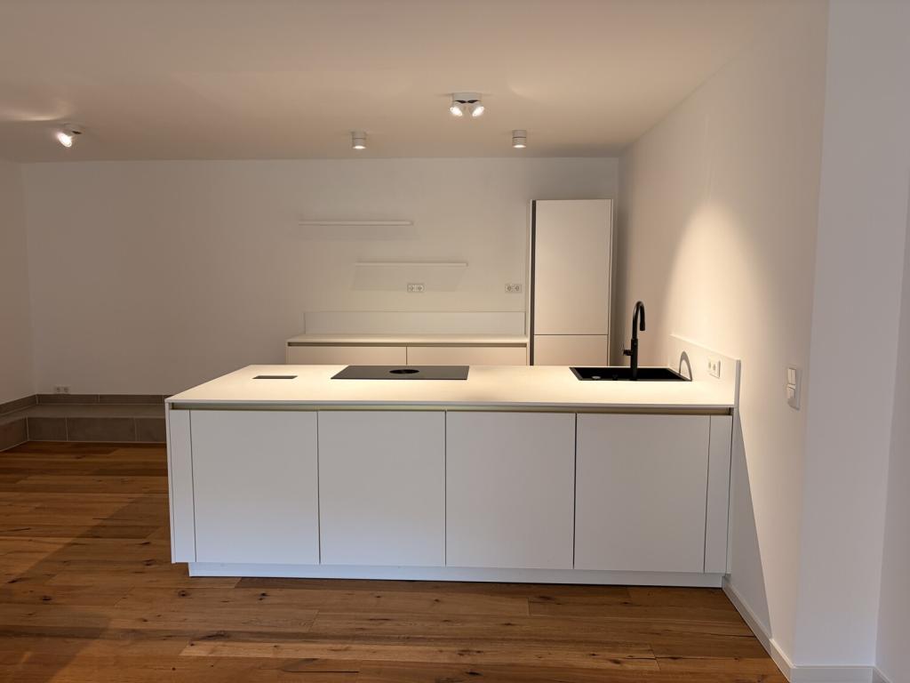 Exklusives Wohnen in bester Lage - Lichtdurchflutete Wohnung mit Garten und Blick in die Weinberge - Foto 4