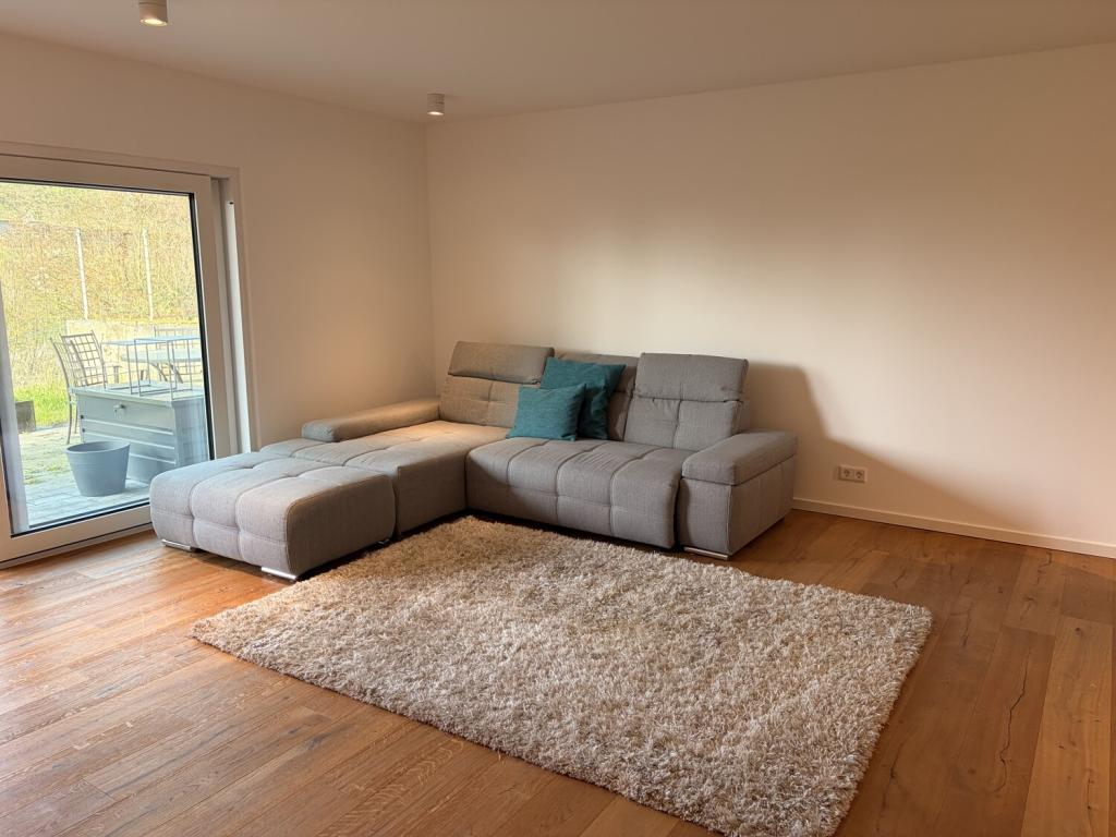 Exklusives Wohnen in bester Lage - Lichtdurchflutete Wohnung mit Garten und Blick in die Weinberge - Foto 1