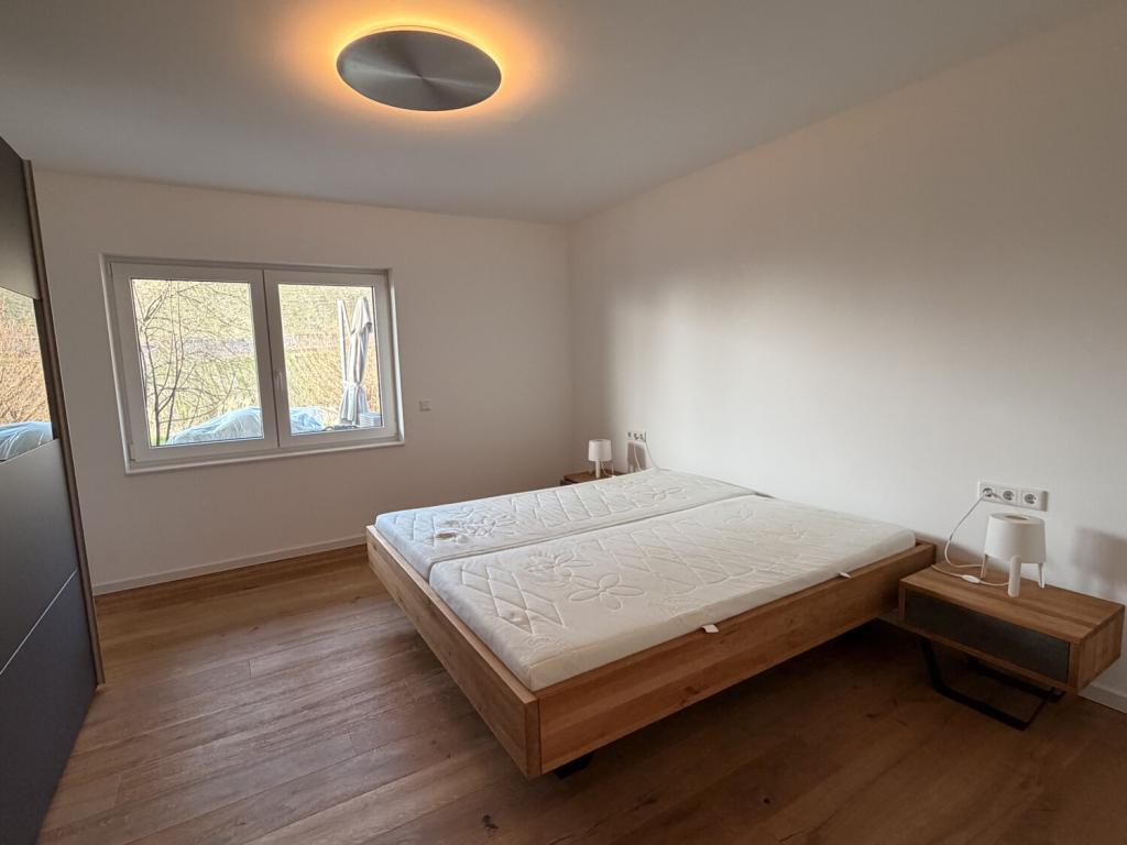 Exklusives Wohnen in bester Lage - Lichtdurchflutete Wohnung mit Garten und Blick in die Weinberge - Foto 2
