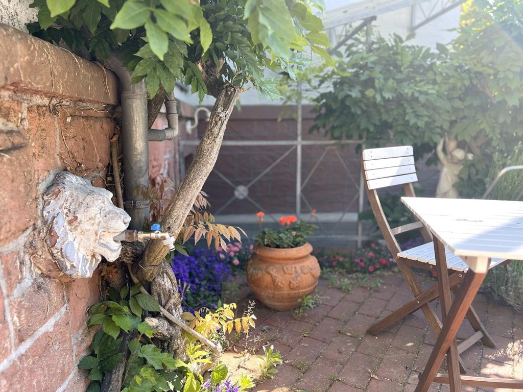Romantischer Sitzplatz im Außenbereich