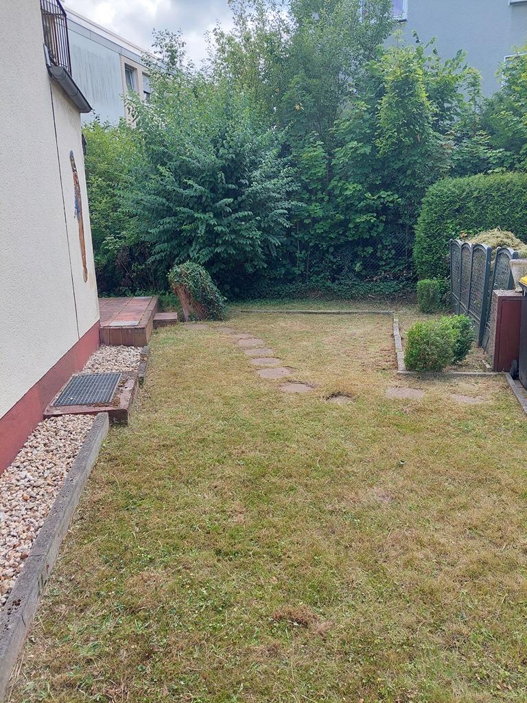 seitlicher Garten (2).jpg