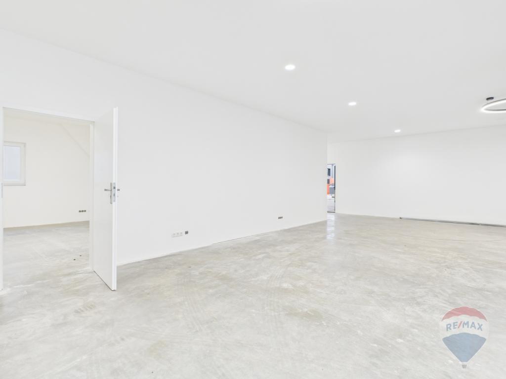 Halle / Ausstellung Blick ins Büro 