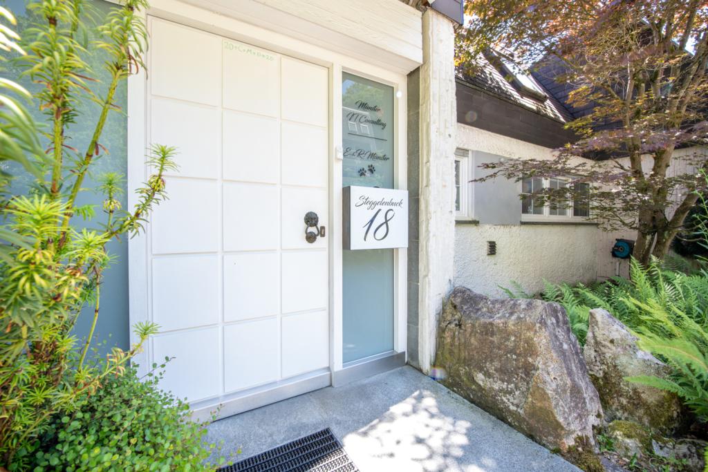 Aussen strassenseitig 4 