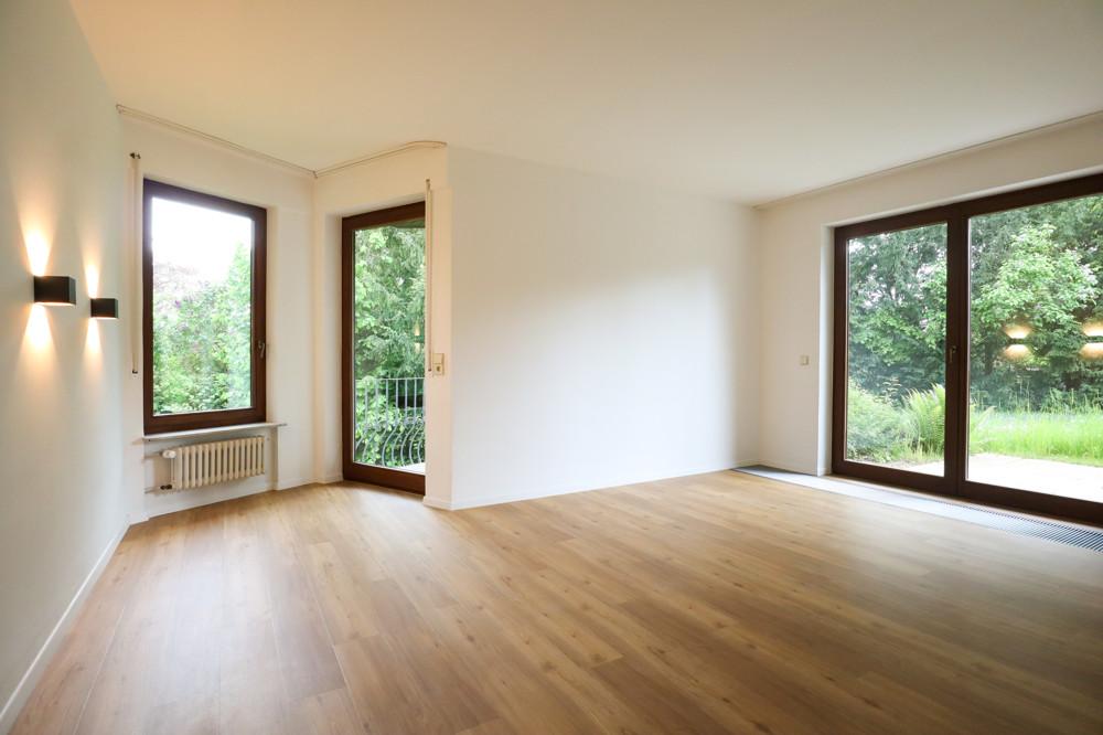 Stilvolles Einfamilienhaus mit Einliegerwohnung und Doppelgarage auf weitläufigem Grundstück zur Miete - Photo 3