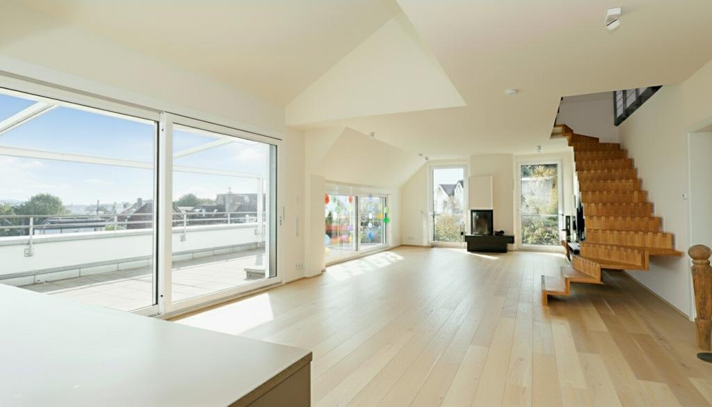 Raum, Licht, Lebensqualität: Hochwertige Maisonette in begehrter Lage - Photo 4