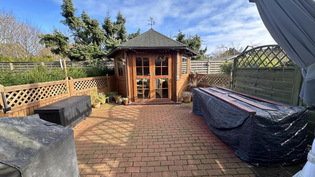 Terrasse / Gartenhaus