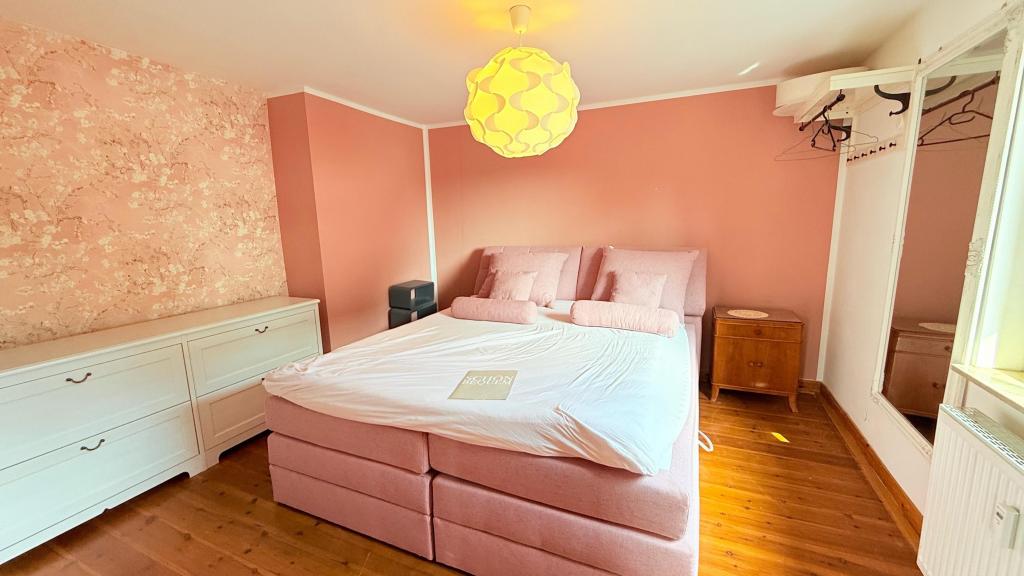 Vorderhaus Erdgeschoss Schlafzimmer