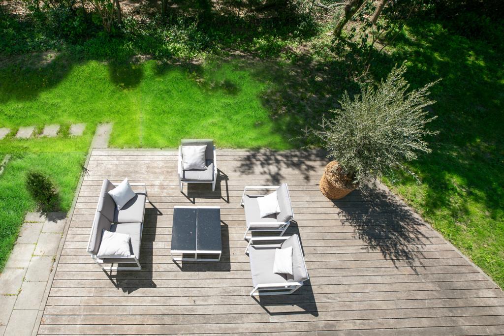 Blick auf die Gartenterrasse