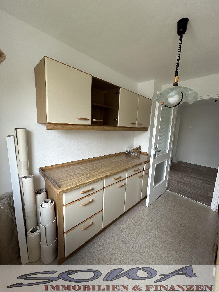 3 Zimmerwohnung - in Neuburg / Schwalbanger, mit Balkon, Küche und Aufzug - Ein Objekt von Ihrem Immobilienpartner SOWA Immobilien und Finanzen - Photo 2