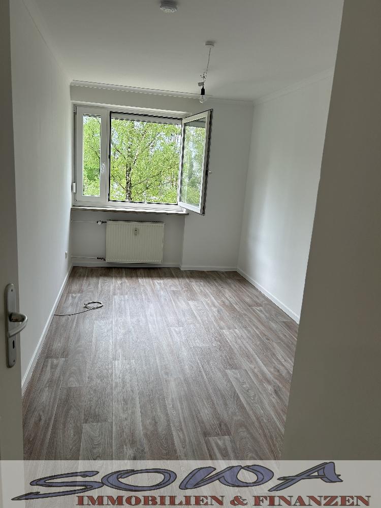 3 Zimmerwohnung - in Neuburg / Schwalbanger, mit Balkon, Küche und Aufzug - Ein Objekt von Ihrem Immobilienpartner SOWA Immobilien und Finanzen - Photo 1