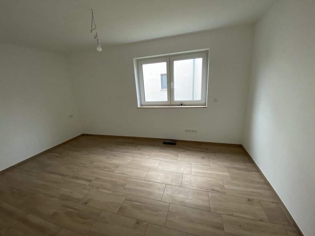 <h1 class="md:text-xl md:leading-6 mt-4 md:mt-10 lg:mb-6 mb-3 text-primary-500 font-semibold text-base leading-5"> Wohnung in Flein </h1> - Photo 4