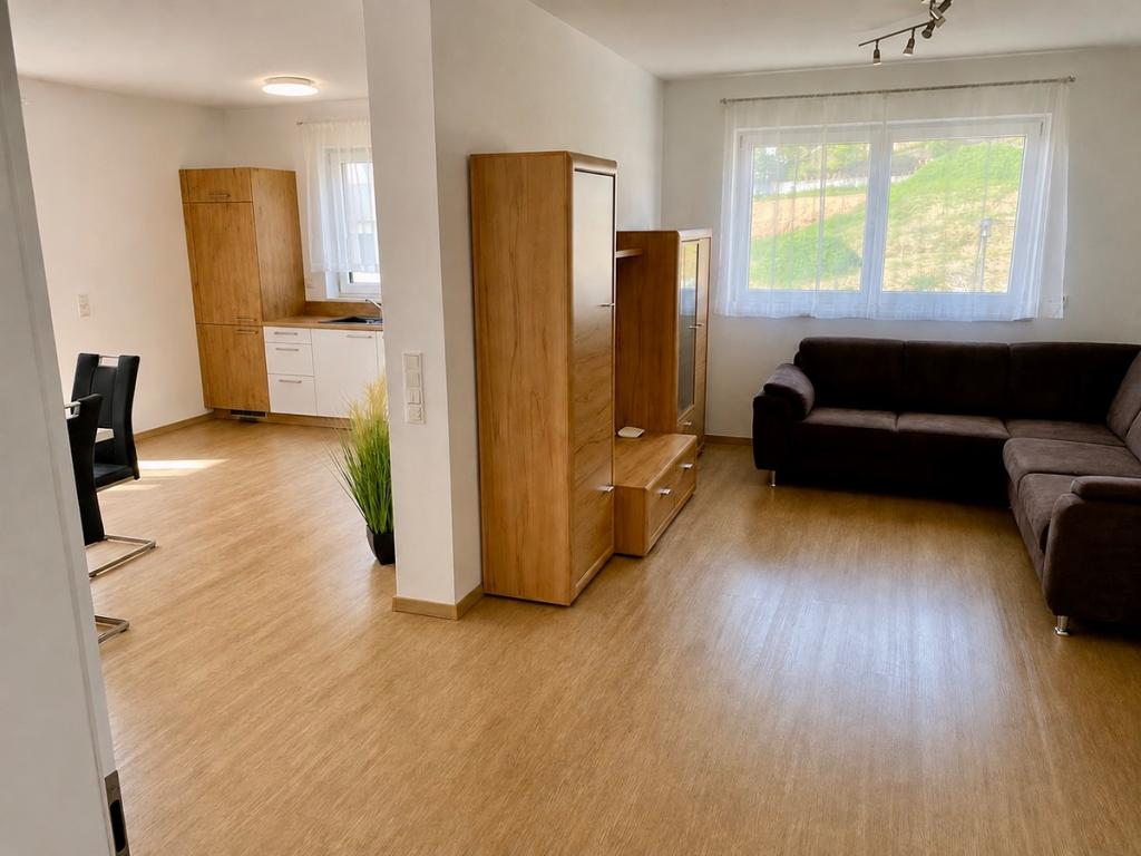 ⭐ Exklusive, barrierefreie 2-Zimmer-Wohnung (91 m²) mit XXL-Terrasse (53 m²), hochwertiger Einbauküche & traumhaftem Ausblick - Photo 3