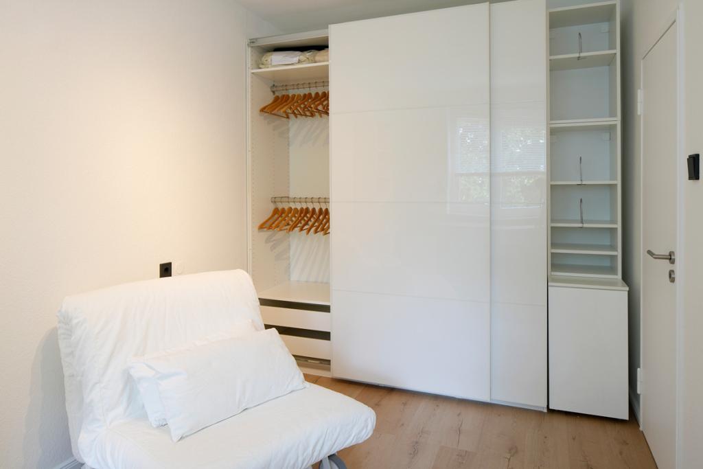Uhlenhorst-ArbeitszimmerKleiderschrank_002.JPG