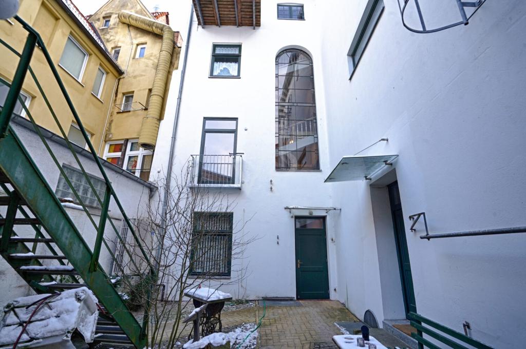 Frisch sanierte Altbauwohnung in Mitten der Hansestadt Stralsund - Foto 2
