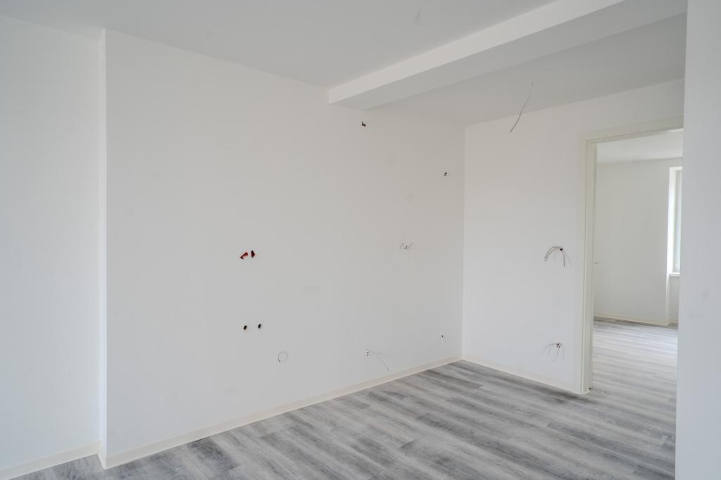 Lichtdurchflutete und vollsanierte Zweiraumwohnung in zentraler Lage Stralsunds - Photo 4