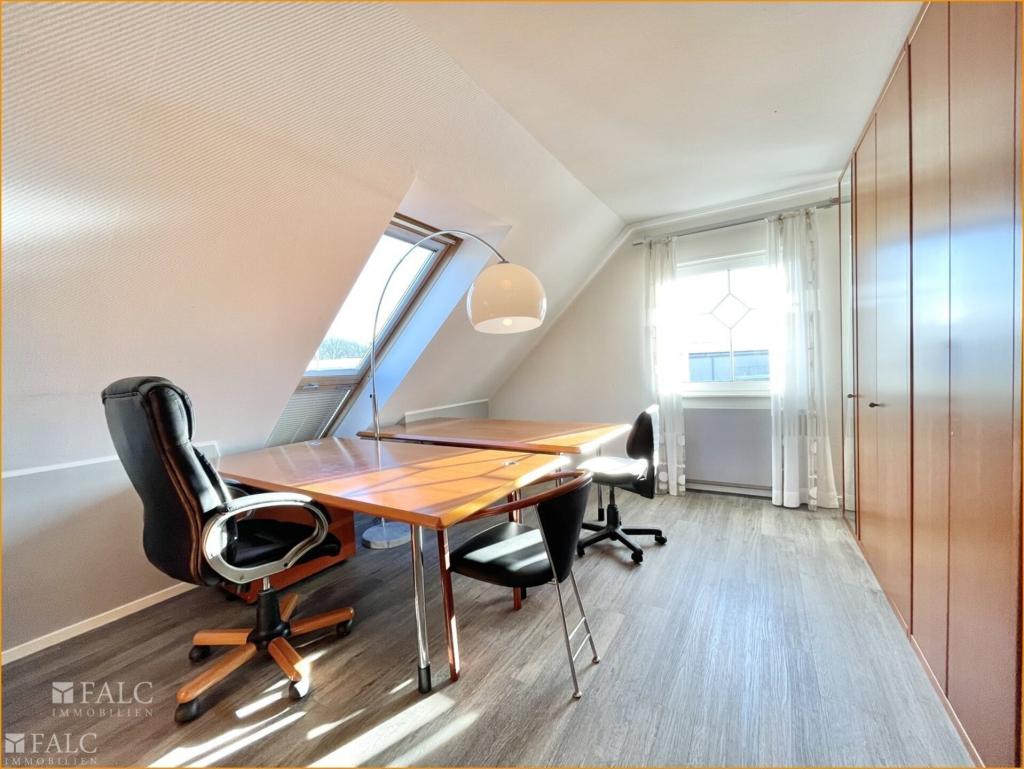 Büro Zimmer OG