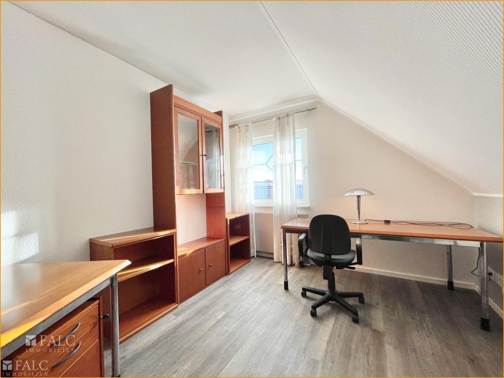 Büro Zimmer OG