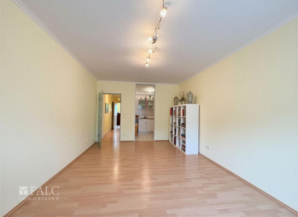 2-Zimmer-Erdgeschosswohnung mit Terrasse & grünem Garten mit Südausrichtung und Einbauküche - Foto 2