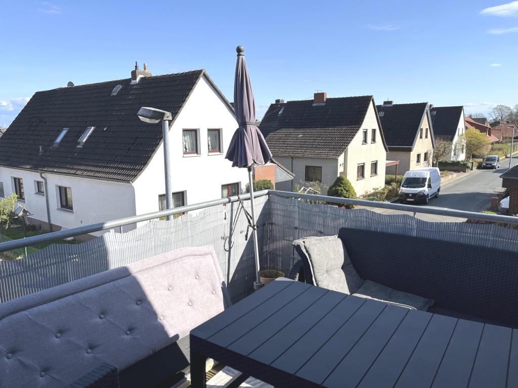Balkon zur Straßenseite
